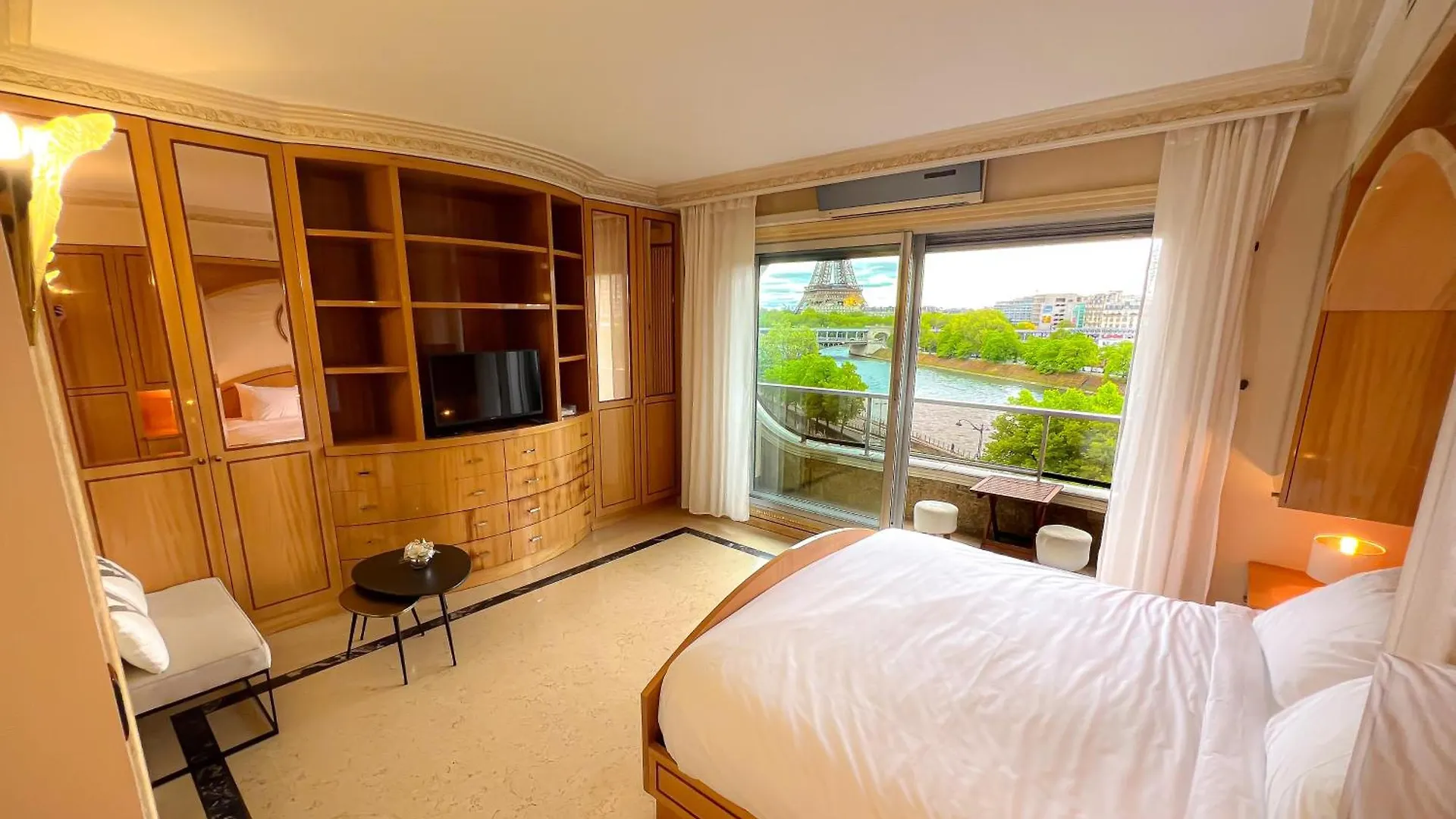 Guest house Les Amoureux De La Tour Eiffel Paris France